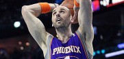 Marcin_Gortat_Suns_2011_1
