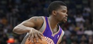 Aaron_Brooks_Suns_2010_3
